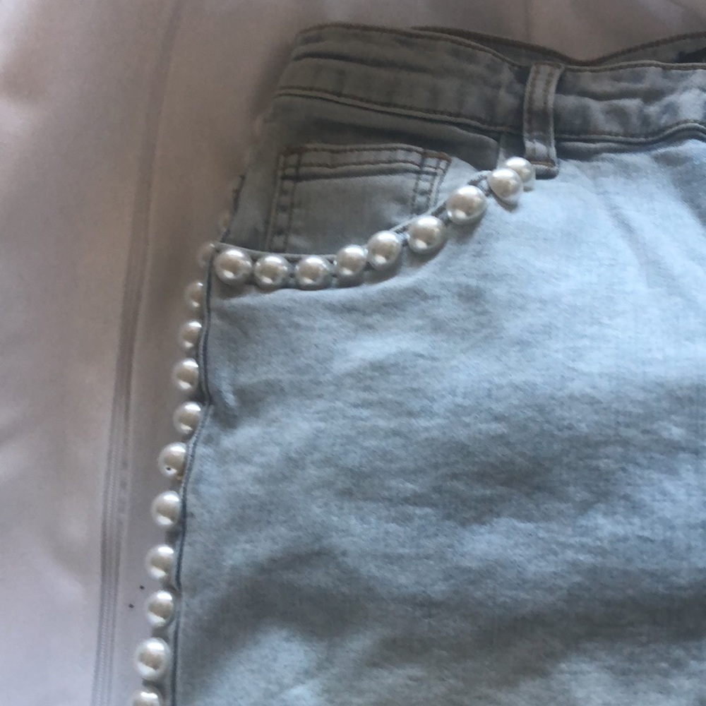 Boston Proper Faux Pearl Embellished Shorts NWOT Sz 8 - Picture 3 of 5